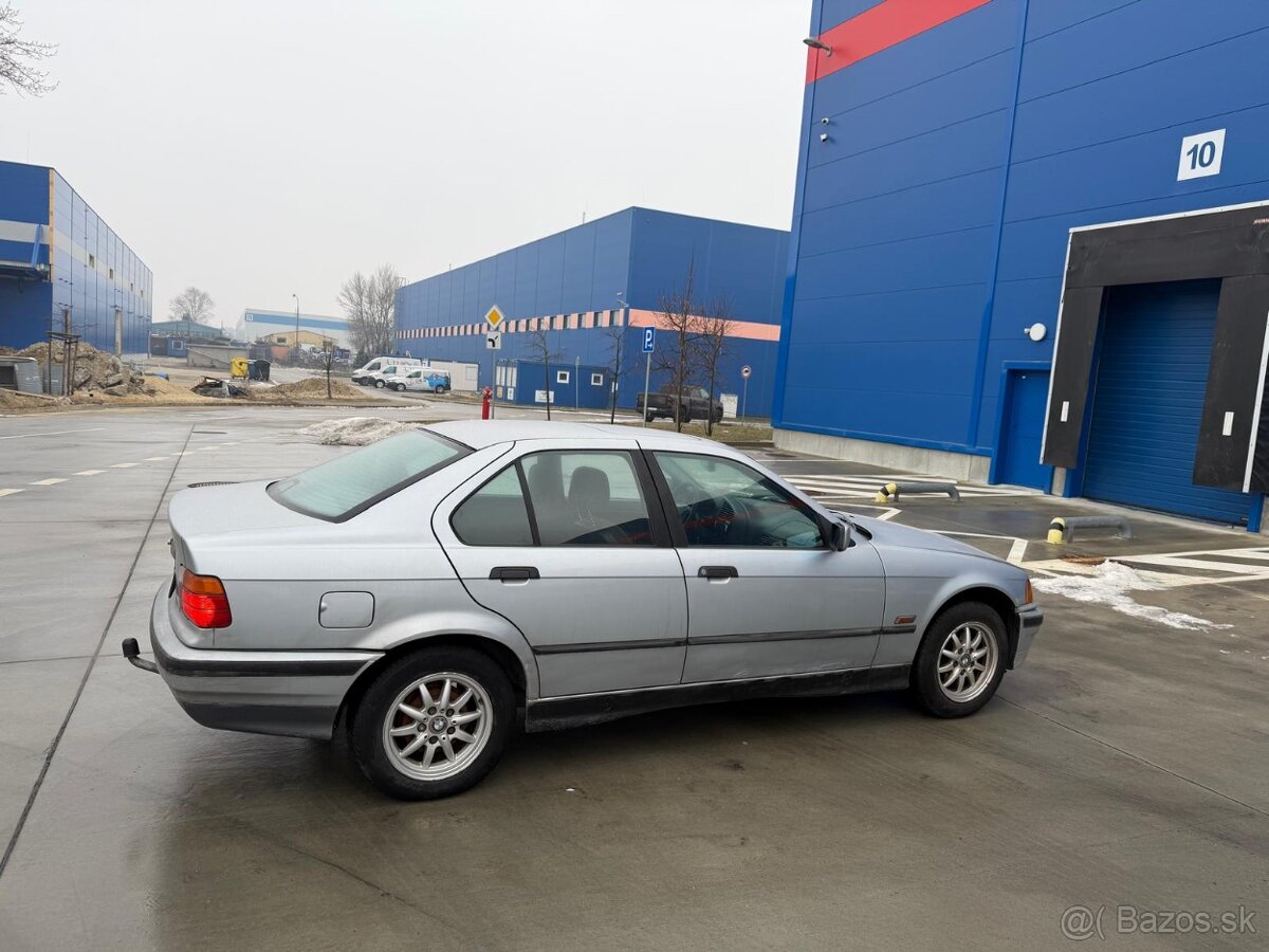 BMW rad 3 e36 1.6 - 12