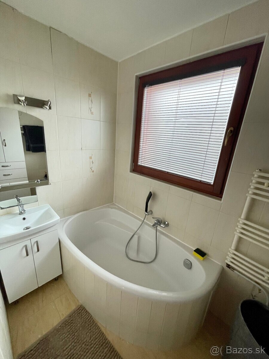 MH267-Predaj-Kvalitne zrekonštruovaný 3-izbový byt s loggiou - 12