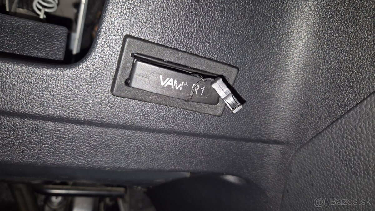 Volkswagen Golf 7 2.0 TDI 110kW Highline 4Motion VAM - 12