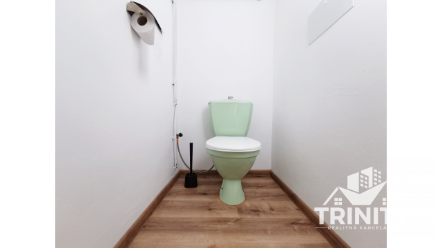 Na predaj priestranný 4-izbový byt v meste Nové Zámky - 12