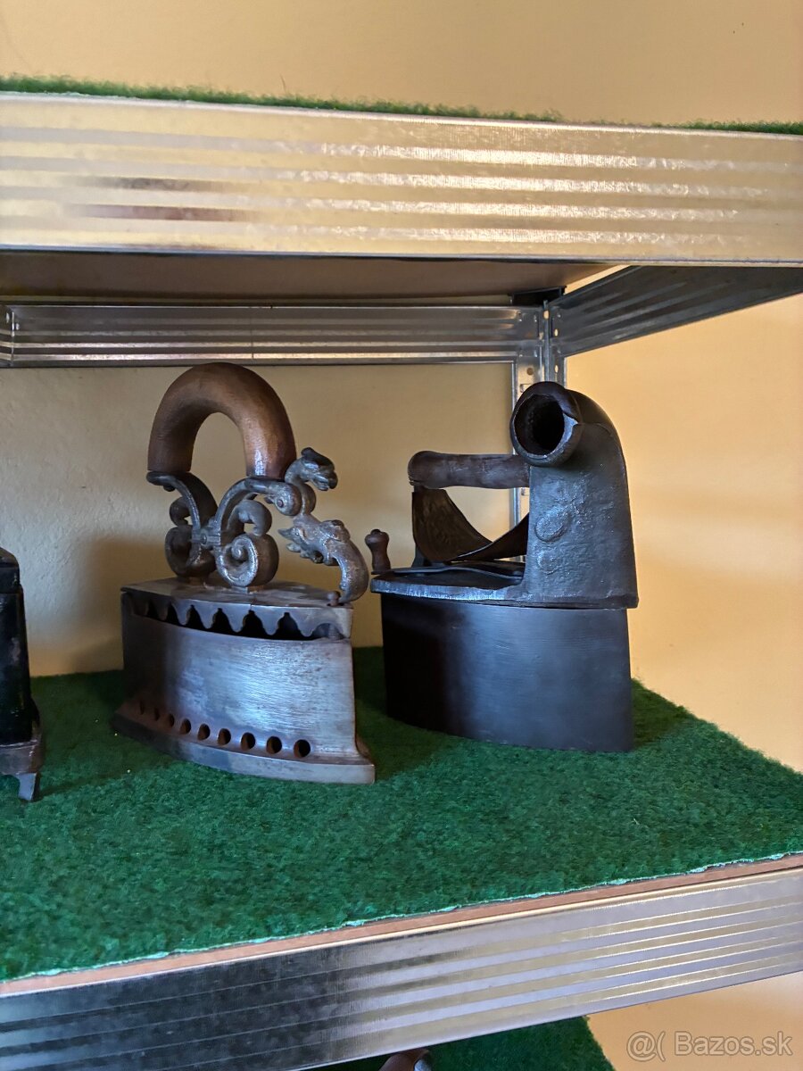 Starožitná žehlička- - 12