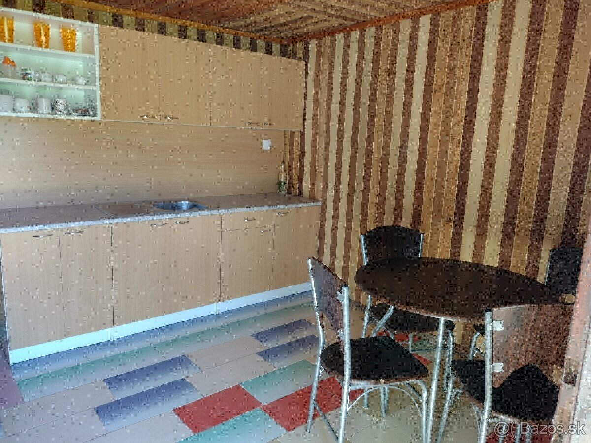 PREDÁM ZÁHRADKU S CHATOU V HOLÍČI. - 12