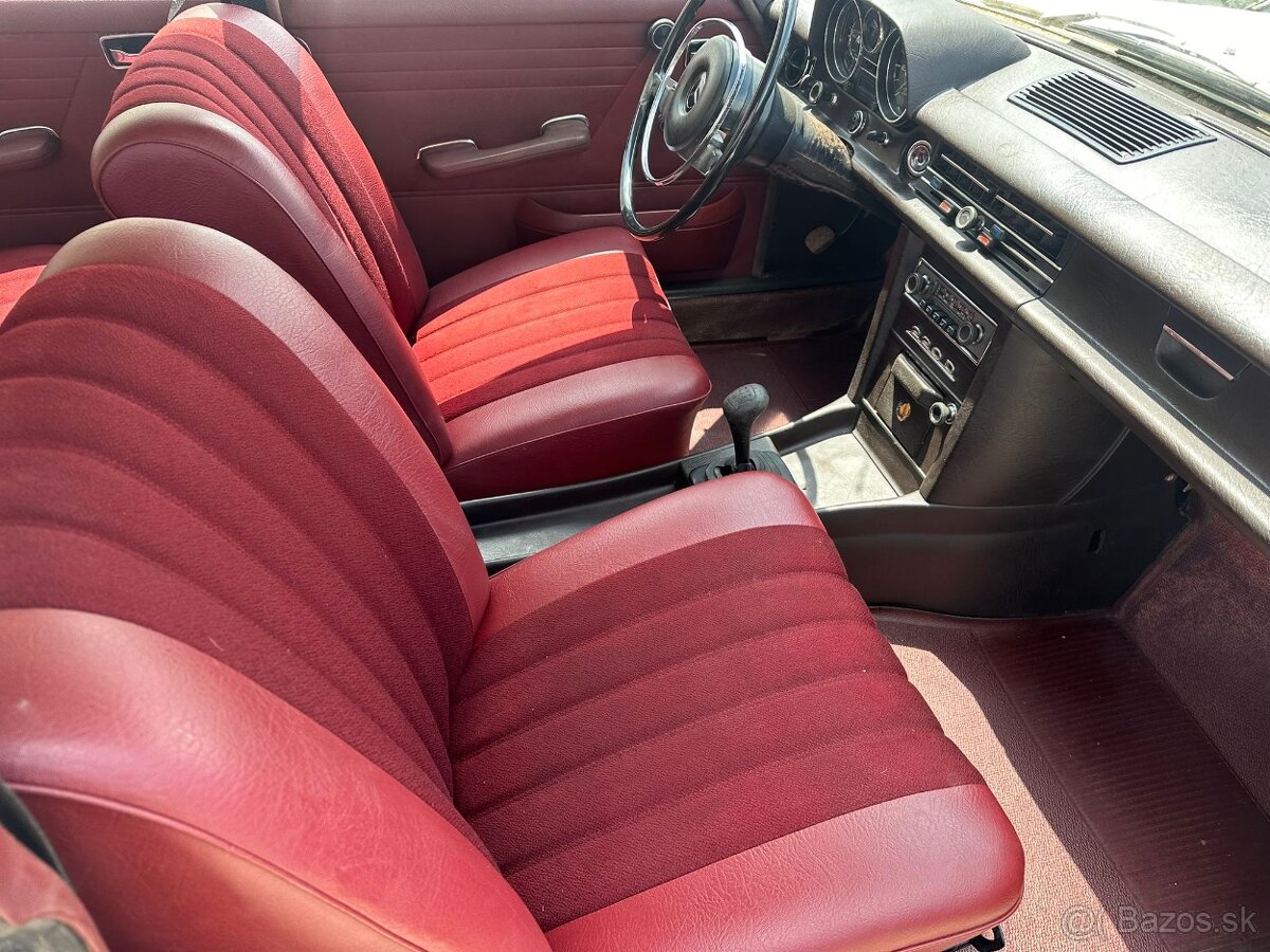 Mercedes W115 220d - 12