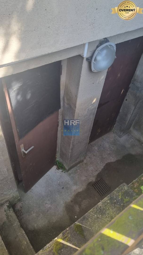 Murovaná chata so záhradou v lokalite Hájky, v Skalici - 12