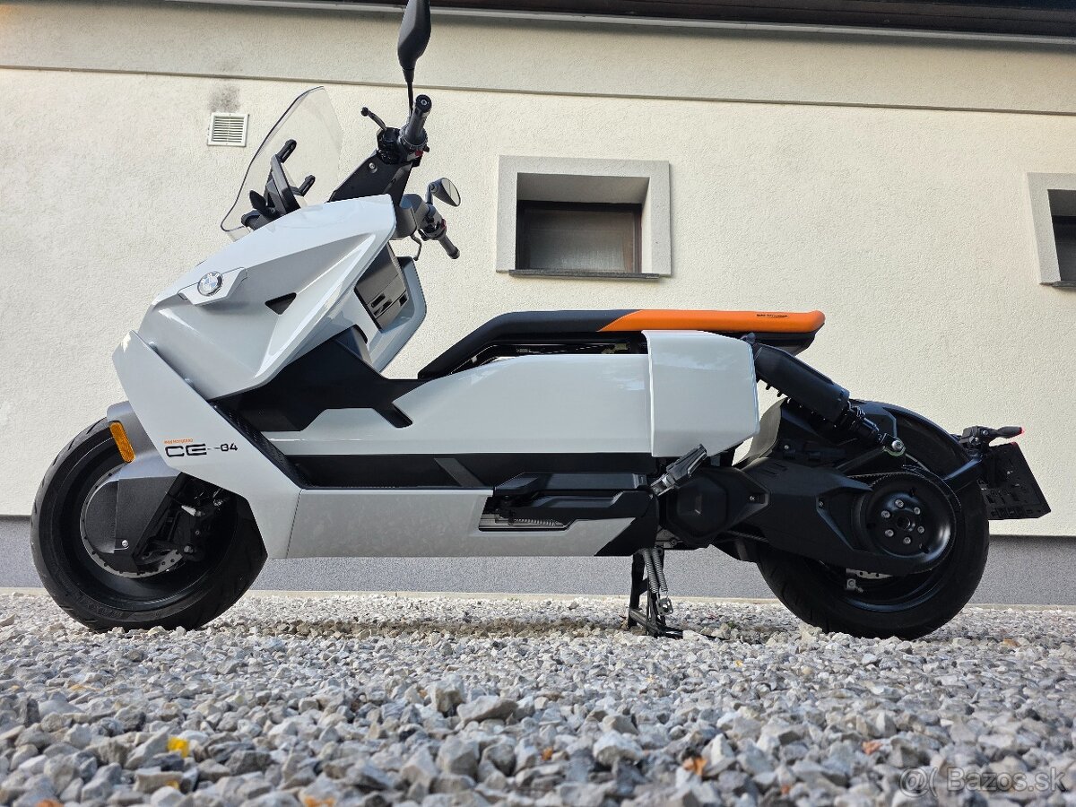 Elektricky skuter BMW CE04 top stav - 12