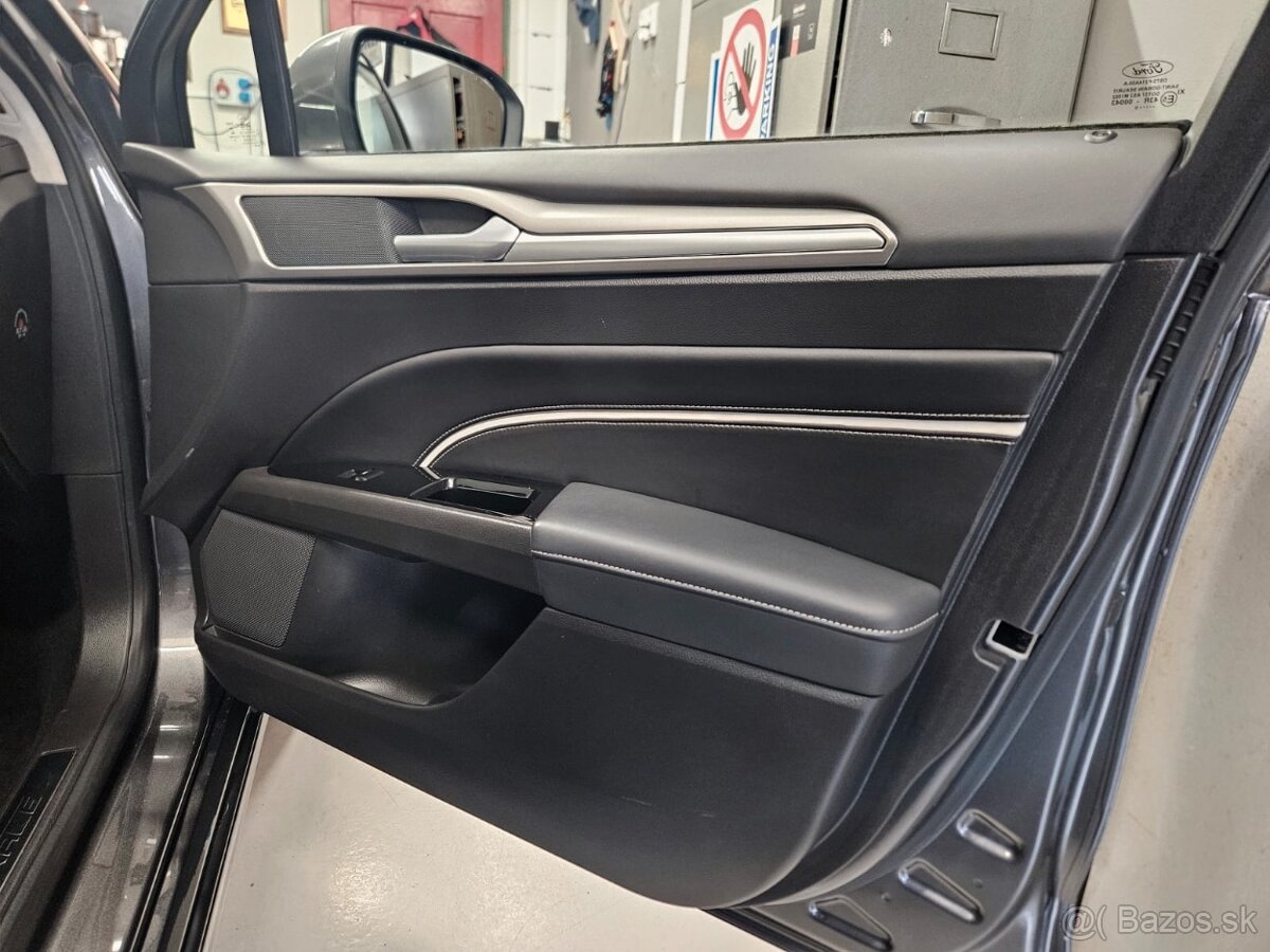 Ford Mondeo Vignale Hybrid - 12