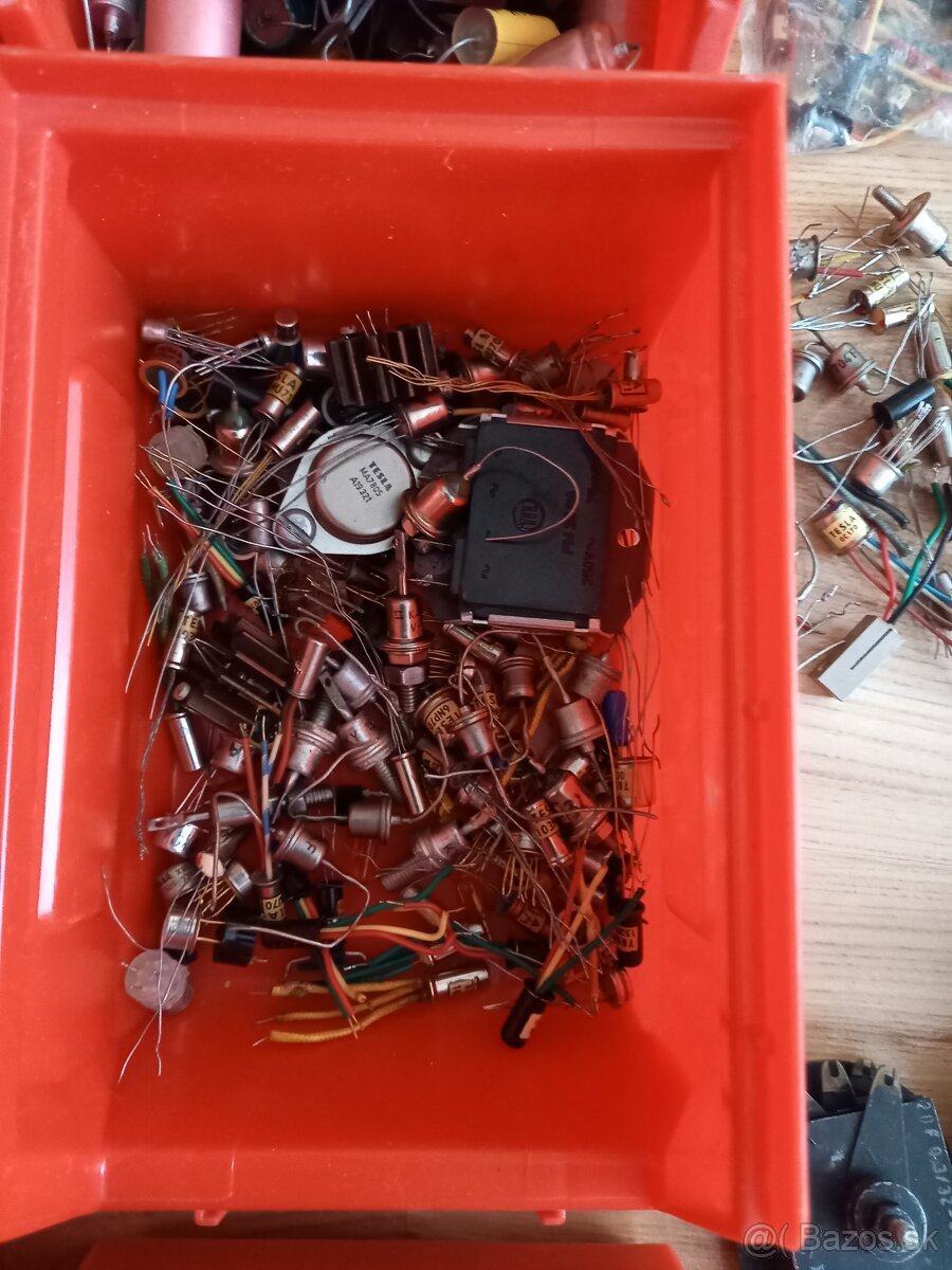 Stare radiotechnicke sučiastky - 12