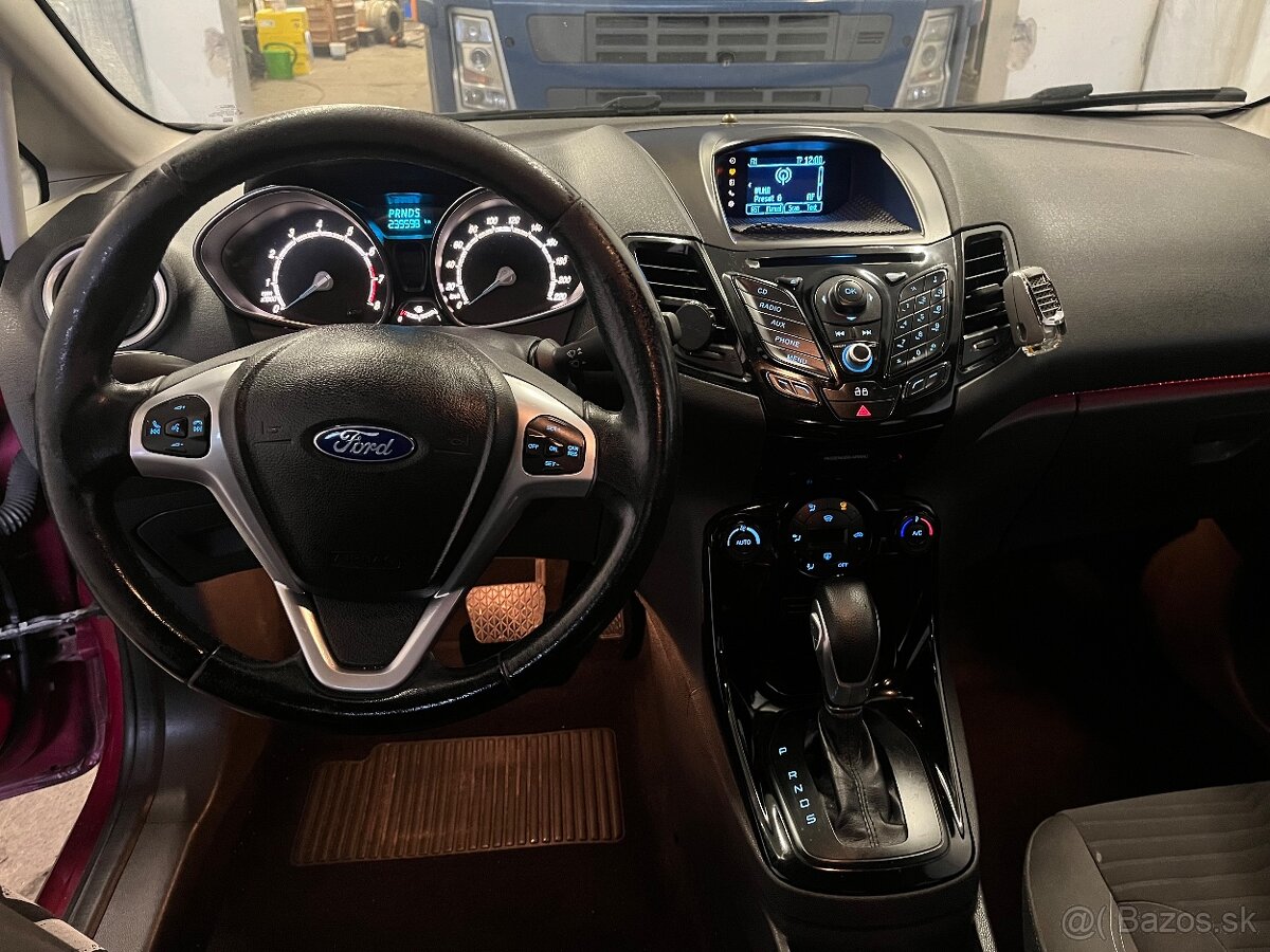 Ford Fiesta - 12
