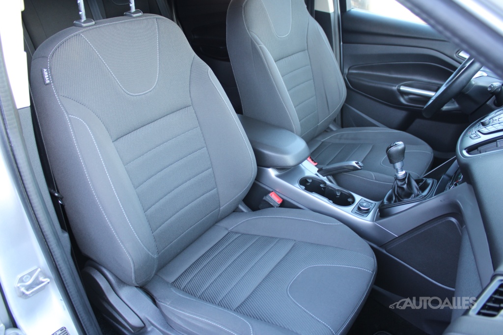 Ford Kuga 1,6 ECOBOOST 110 kW 2WD - 12