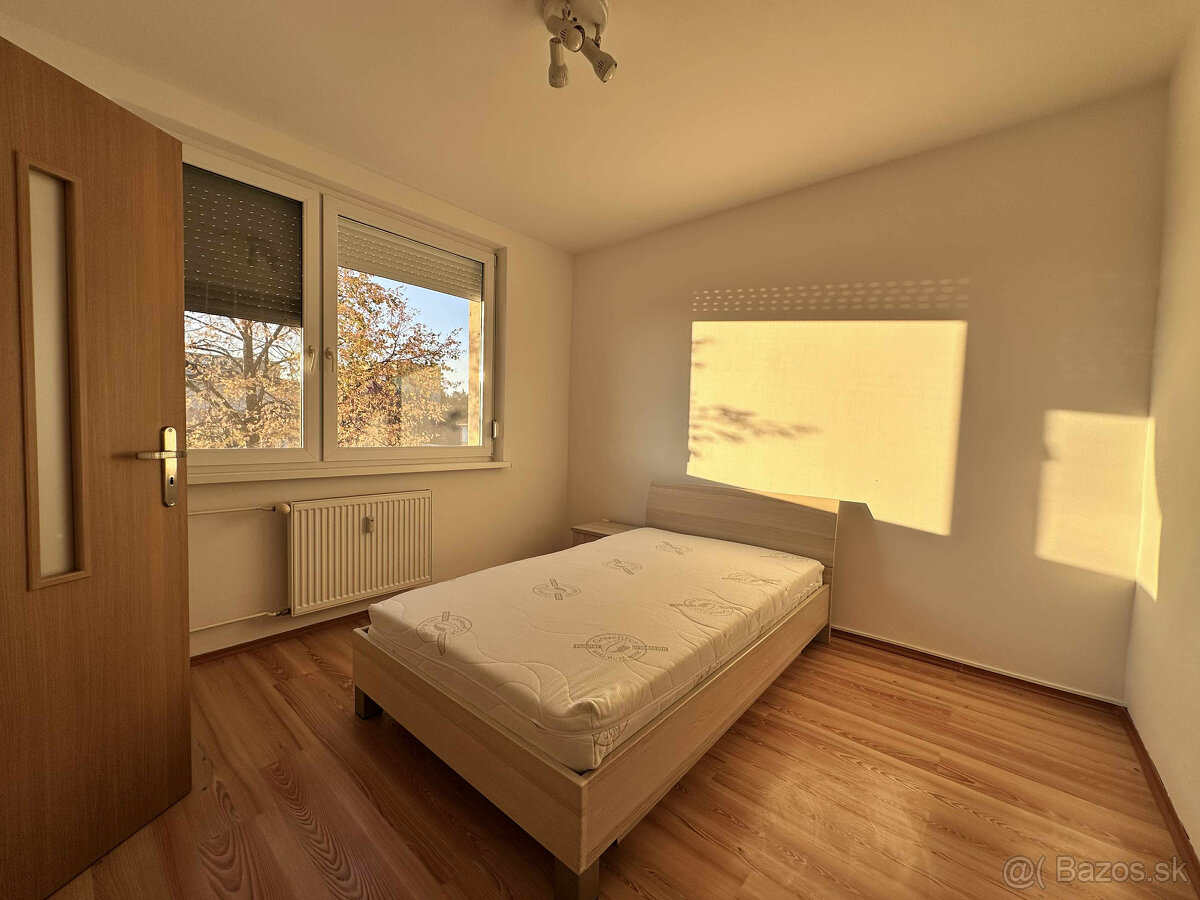Prenájom 2 a pol izbový byt v centre mesta Dunajská Streda - 12