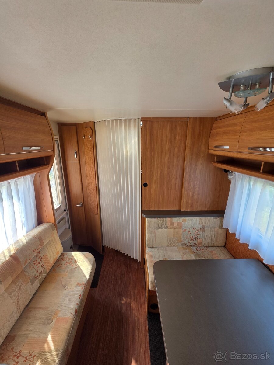 Obytny prives Hobby 540 KMFE - solarny panel, mover - 12