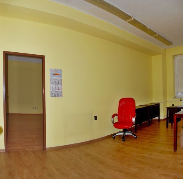 Administratívne priestory, Trenčín – Za mostami - 12