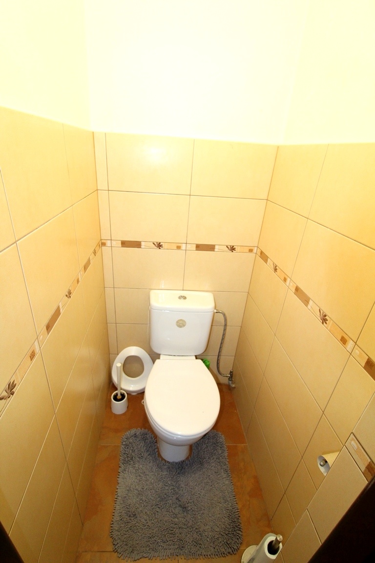 Rodinný dom so záhradou / 837 m2 / - Beluša - 12