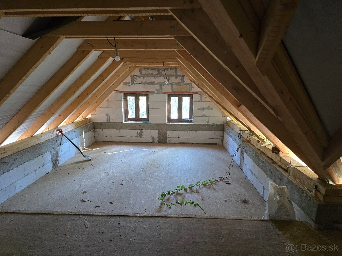 Chalupa v peknom a tichom prostredí v blízkosti Starej Turej - 12