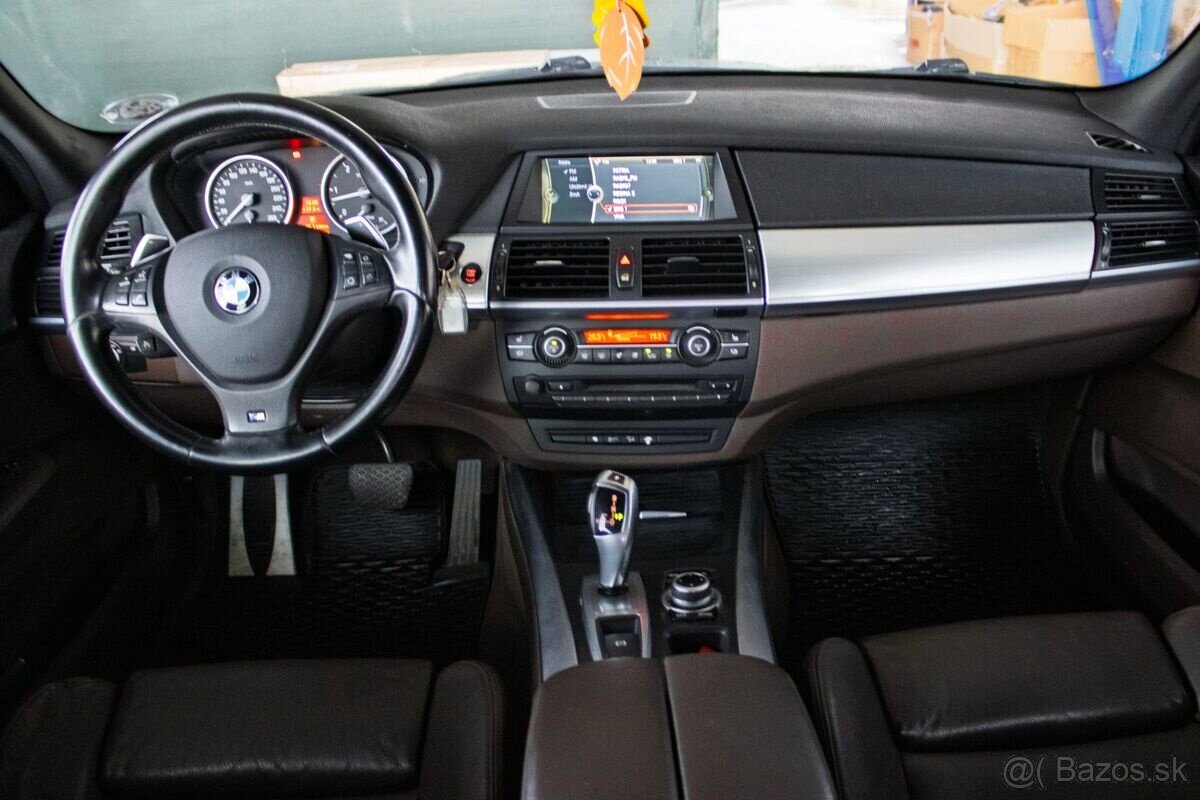 BMW X5 xDrive30d M packet 180kW AT8 - 12