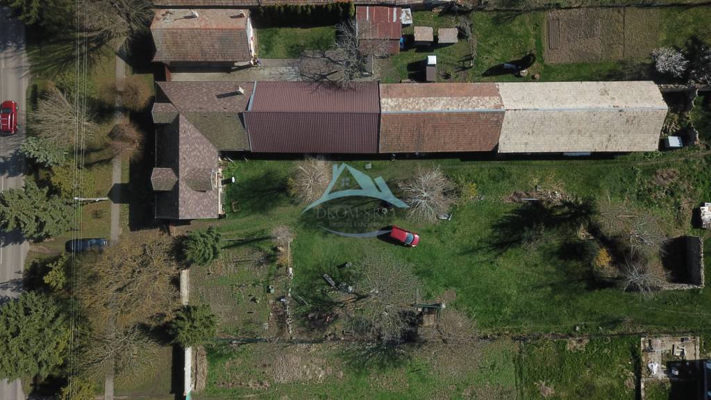 Na predaj starší sedliacky R. dom s obrovským pozemkom 292 - 12