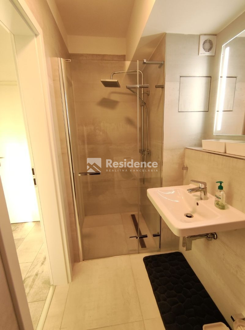 Na prenájom 1-izbový byt blízko centra, Liptovský Mikuláš - 12