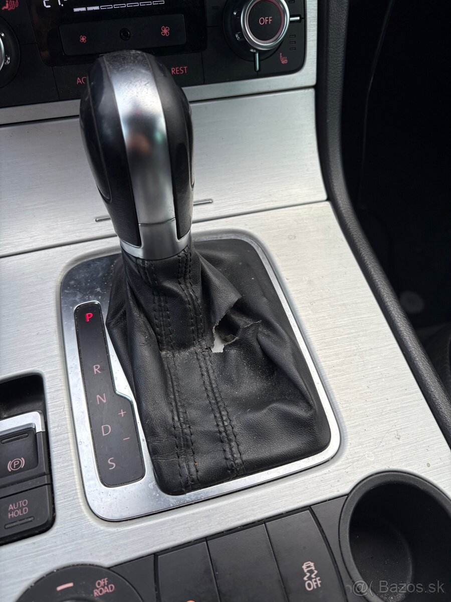 Volkswagen Touareg - 12