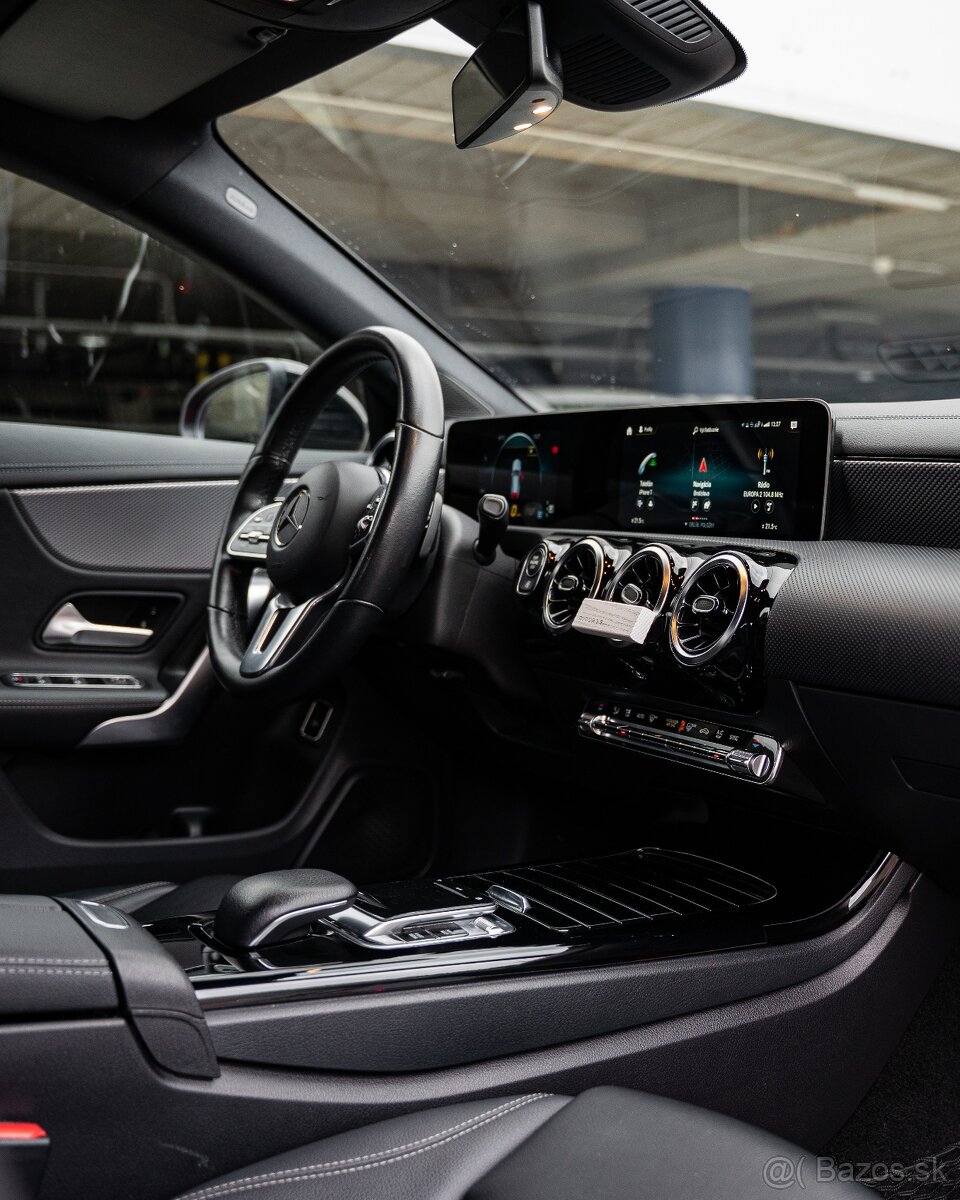 Mercedes-Benz CLA180 Shooting Brake - 12