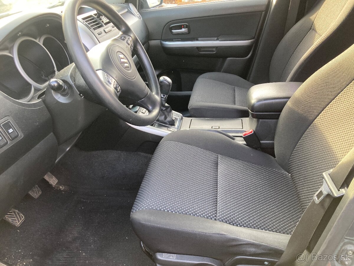 Suzuki Grand Vitara - 12