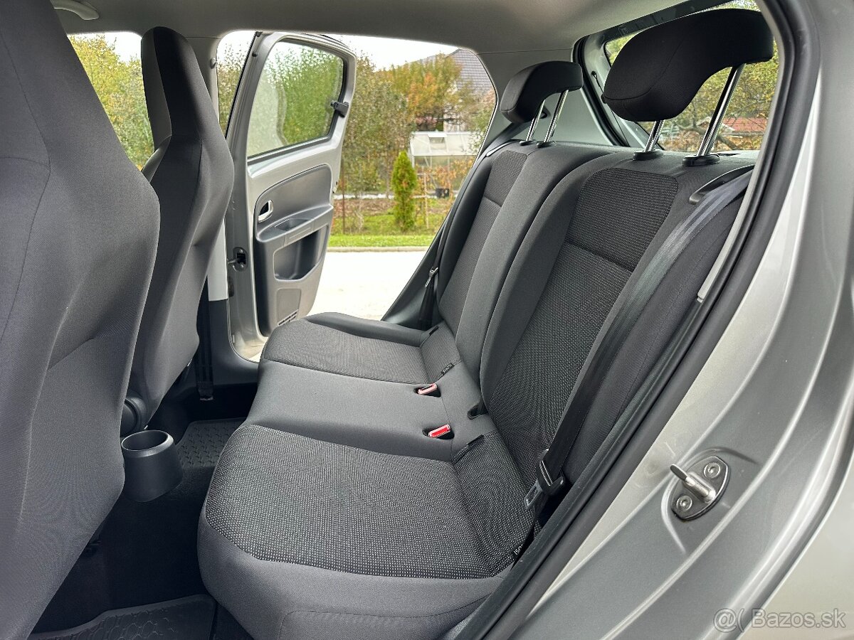 Volkswagen UP 1.0 75k high up - 12