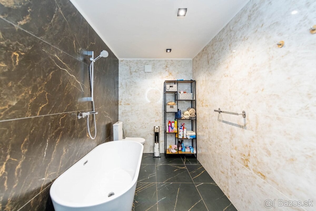 skvelý dom vo výbornej lokalite - 12