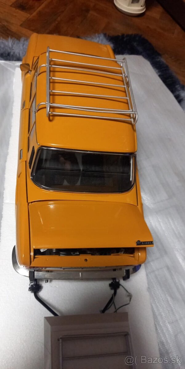 Model Škoda 100 DEAGOSTINI 1:8 - 12