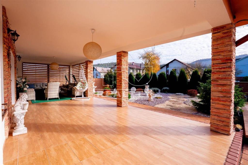 Na predaj priestranný rodinný dom Uhrovec okr. Bánovce... - 12