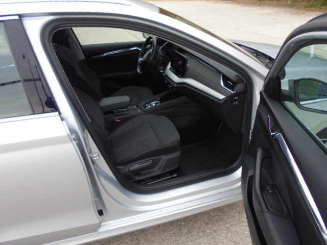 Škoda Octavia Combi 2.0 TDI 110 kw, DSG Style Virtual Cocpit - 12