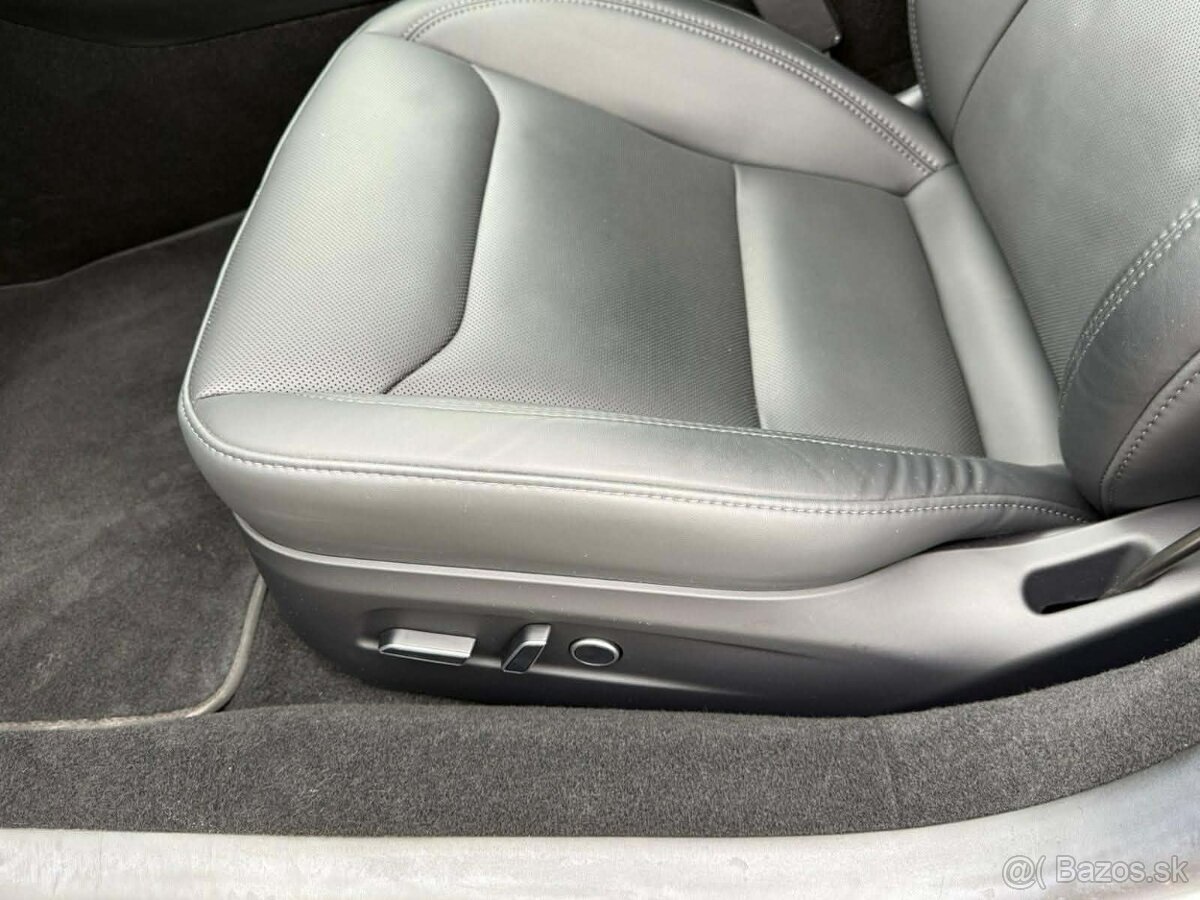 Tesla Model 3 Premium RWD LFP Battery 208kW - 12