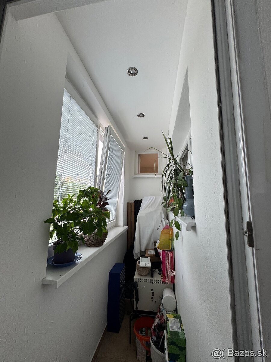 KÚPTE SI NEBYTOVÝ PRIESTOR V PETRŽALKE - 12