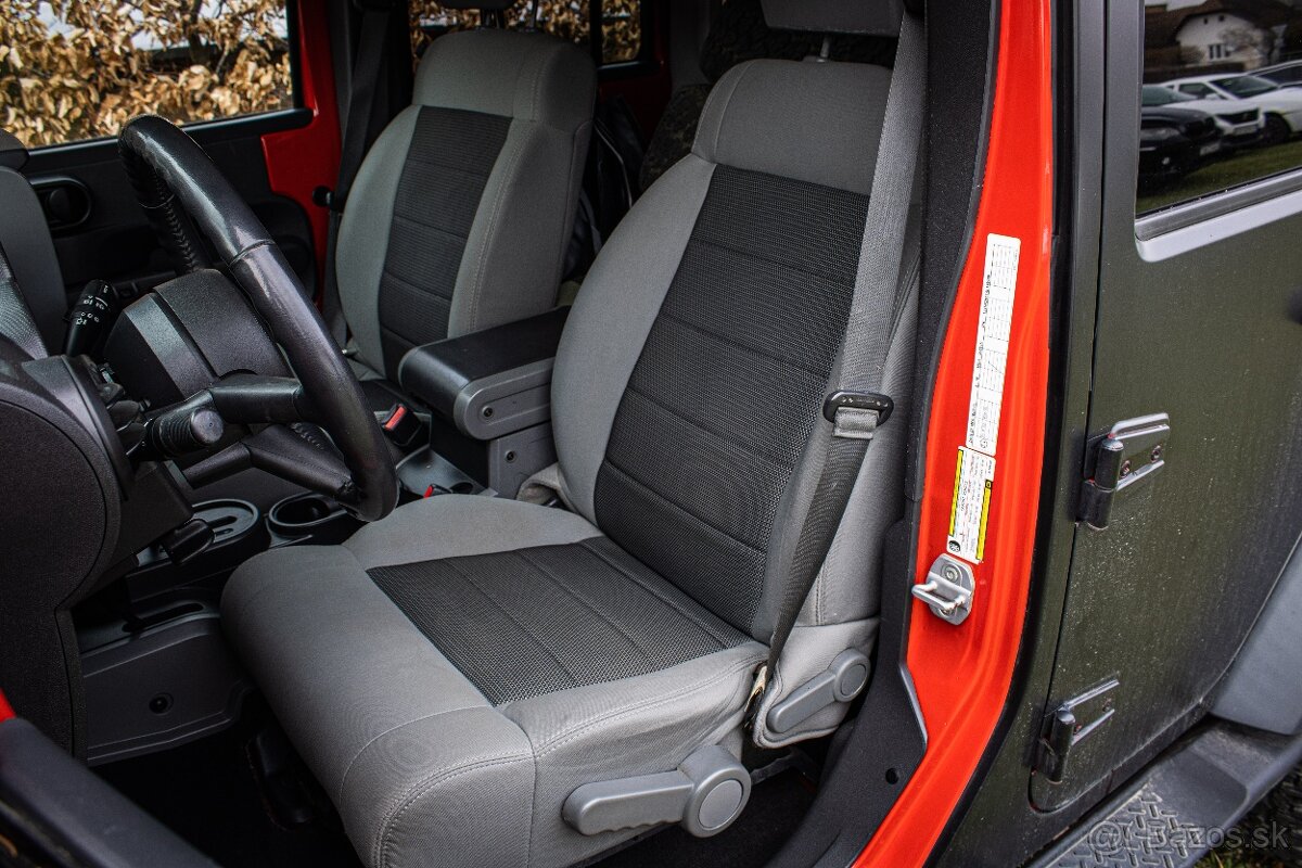 Jeep Wrangler 2.8 CRD Unlimited, 1.majiteľ, SK-auto, nelak - 12
