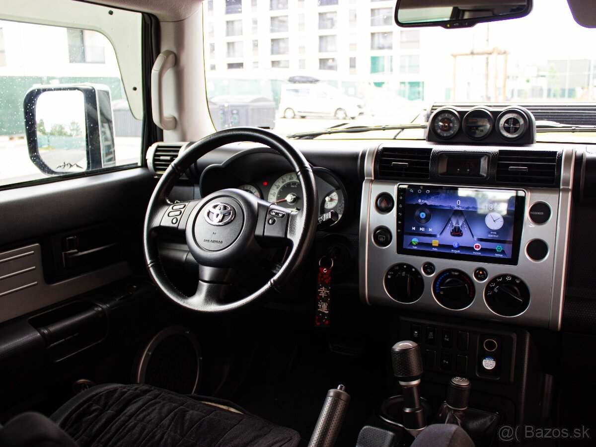 Toyota FJ Cruiser 4.0 - 12