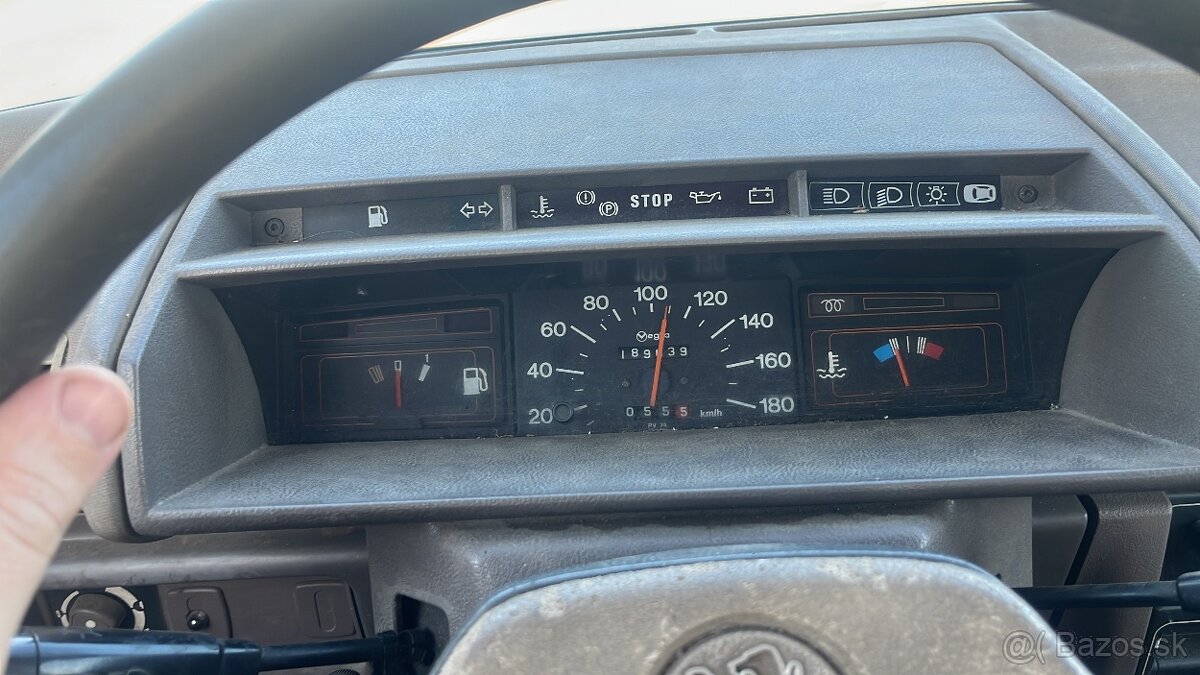 peugeot 305 - 12