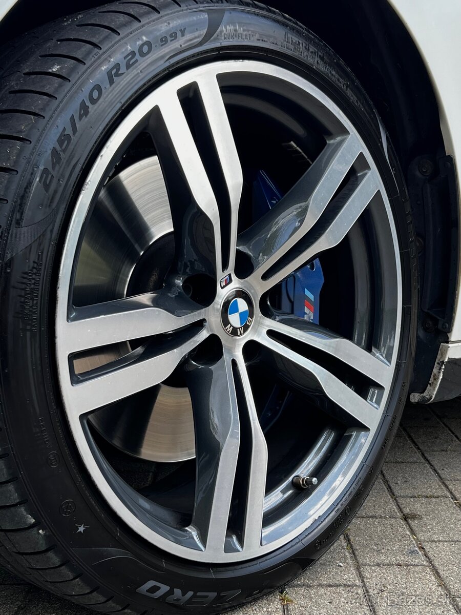 BMW 750Li Xdrive - 12