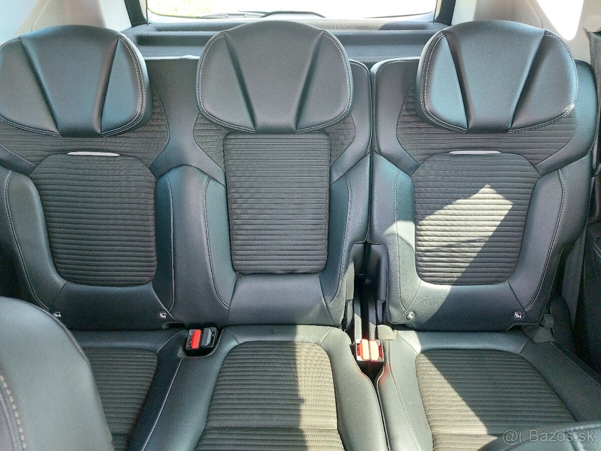 Renault Scenic TCe 140 "EDITION BOSE" - 12