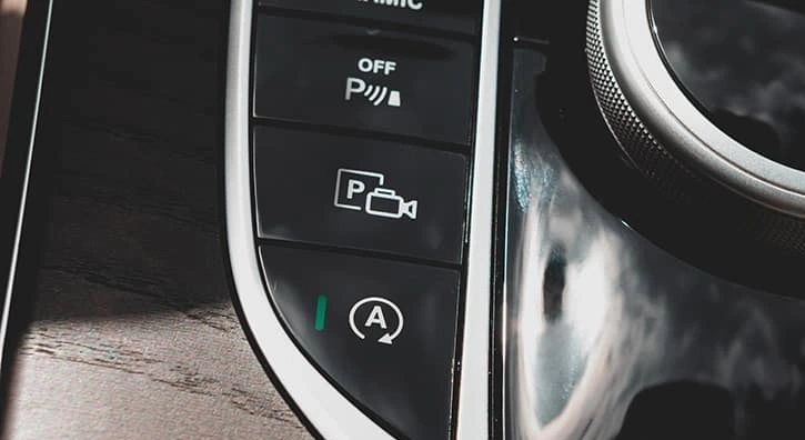 Mercedes-Benz Apple CarPlay a Android Auto + Mapy Bratislava - 12