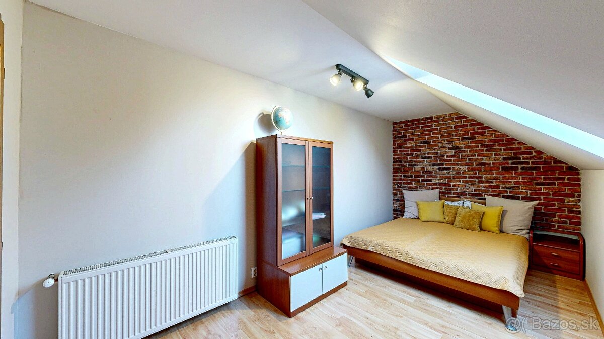 Priestranný RD s veľkorysým 12-ár pozemkom v obci Ďurďošík - 12