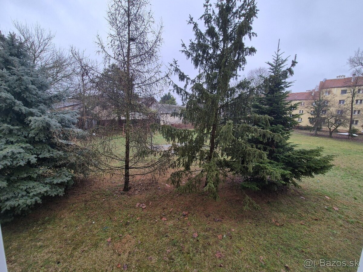 Predám 3 iz. byt na ul. Priateľstva v Komárne - 12