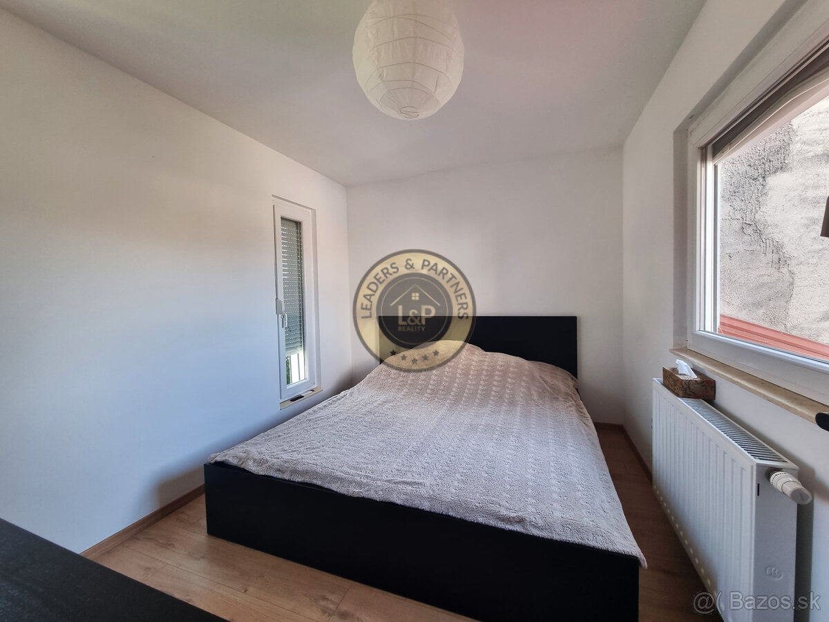 PREDAJ rodinný dom v centre Rajky - 12