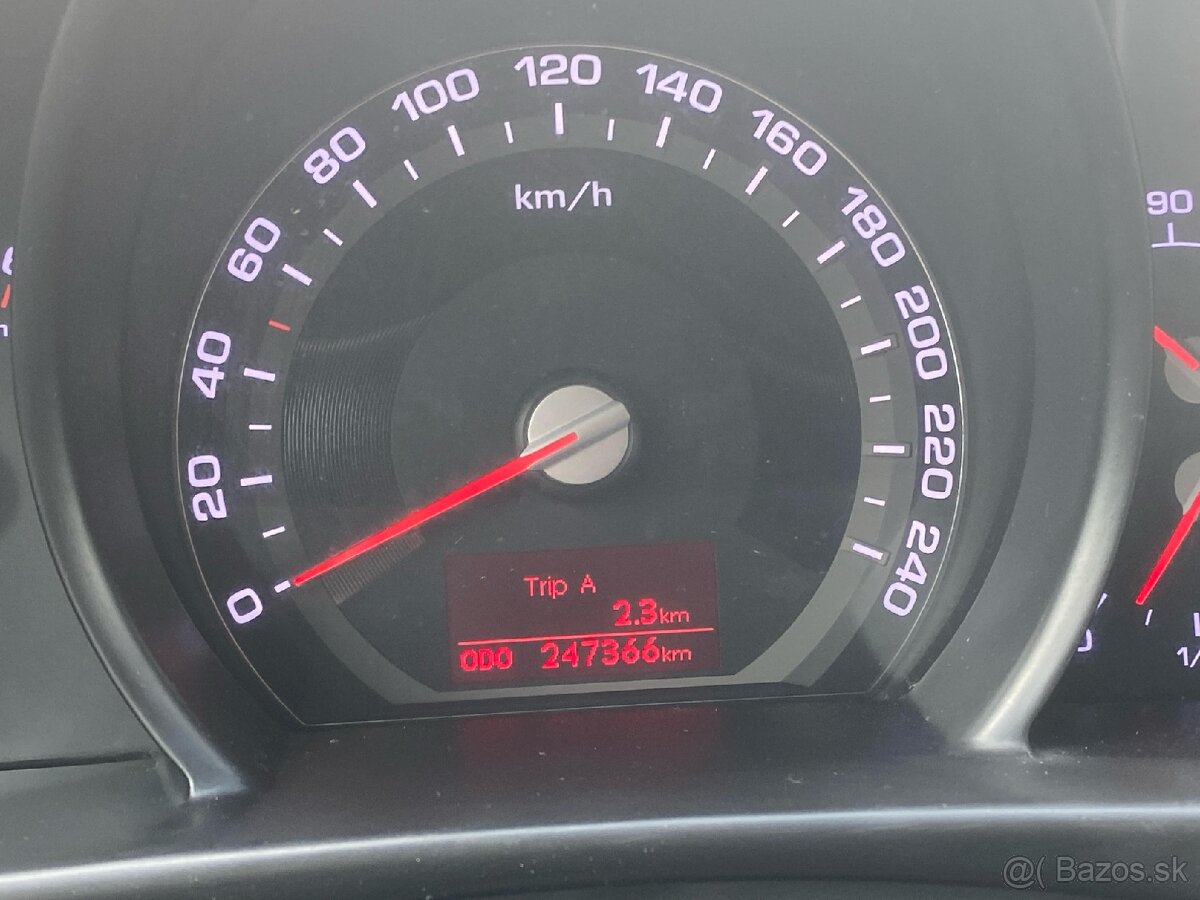 Kia sportage 2.0l crdi- nová stk ek - 12