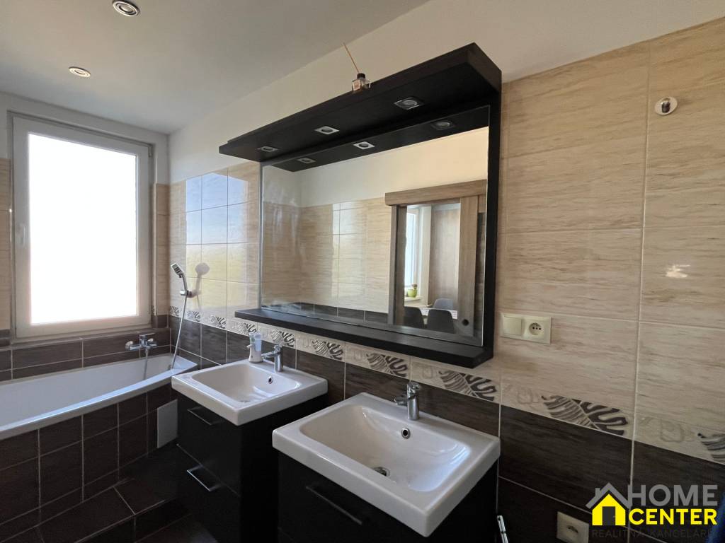 NA PREDAJ krásny nadštandardný 3 izbový byt v Komárne - 12