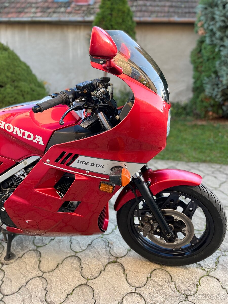Honda vf 1000 f2 - 12