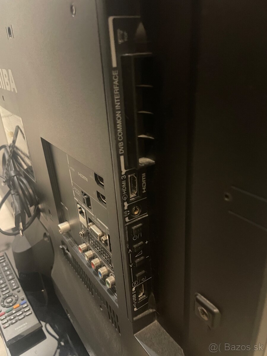 Toshiba TV 32RL938 pokazené asi LCD na opravu/ diely - 12