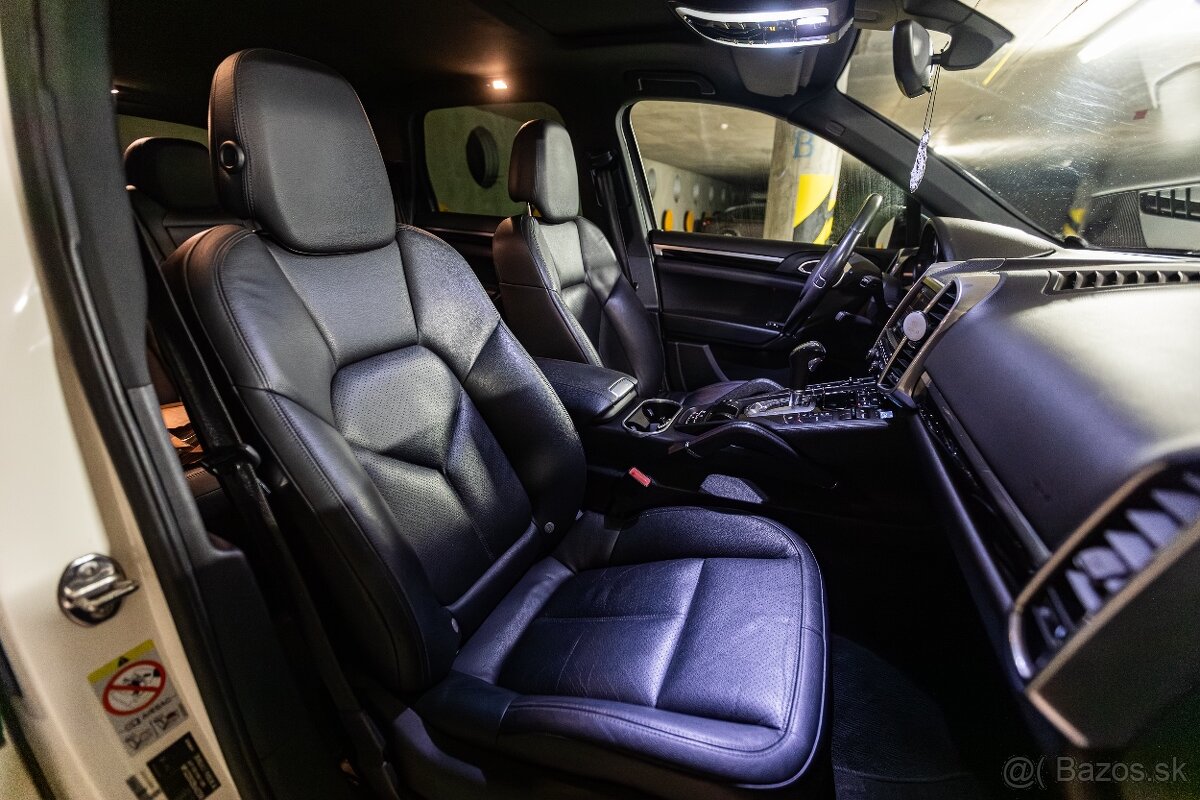 Porsche Cayenne - 12