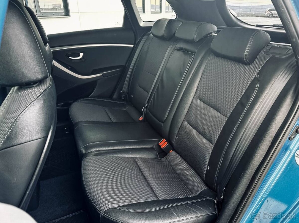 Hyundai i30 CW 1.6 CRDi 136 Style - 12