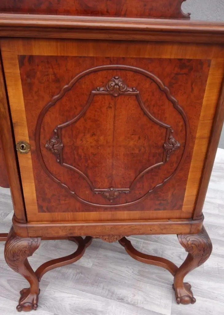 Komoda starožitná vyrezávaná . - 12