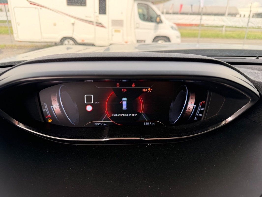 Peugeot 5008 1.2 PureTech 130k GT - 12