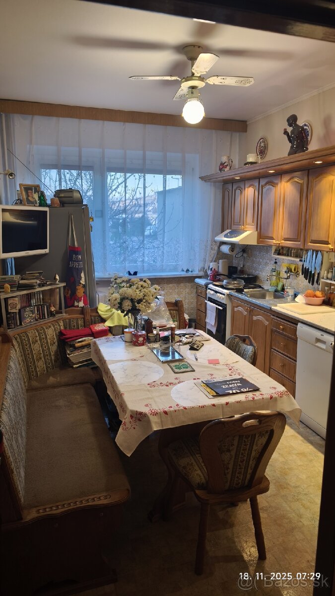 Spoločné bývanie v rodinnom dome. - 12