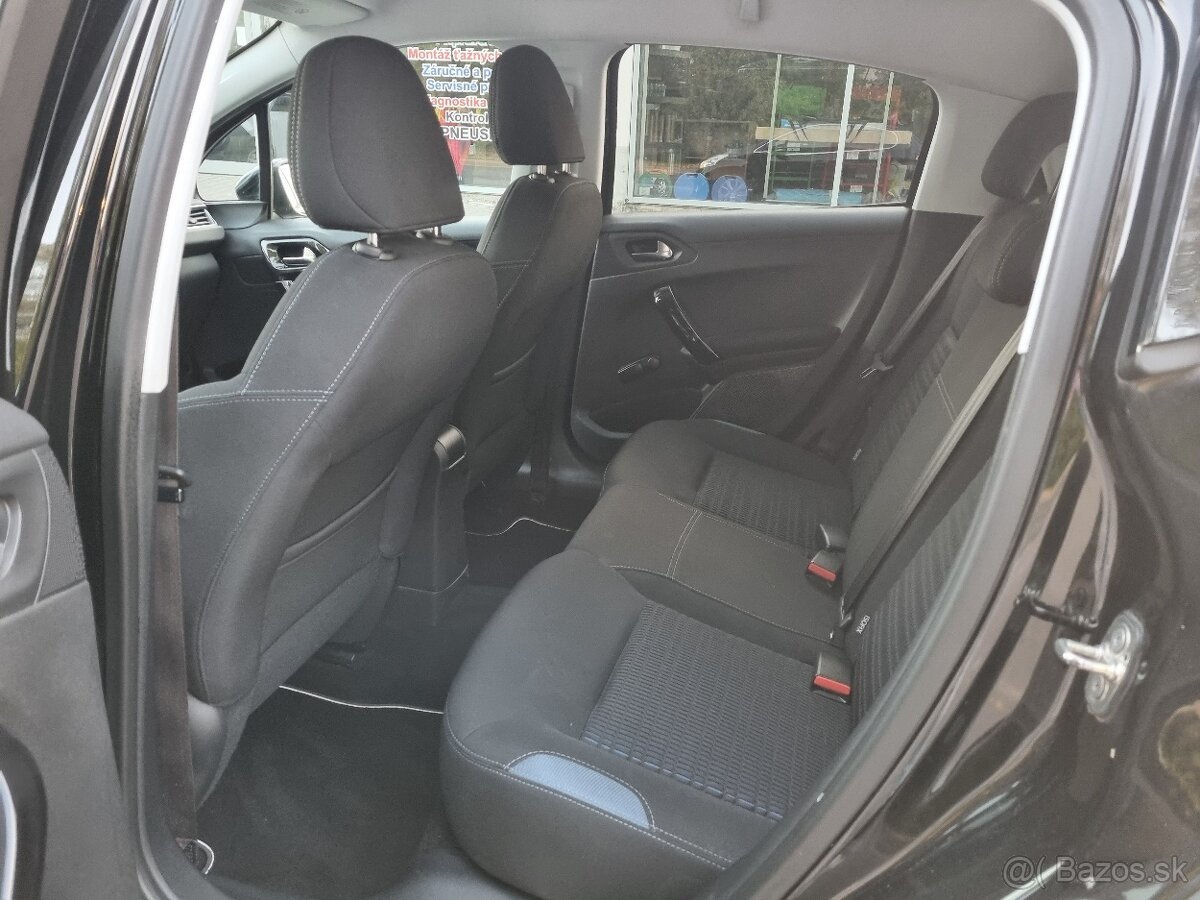===Peugeot 208=== - 12